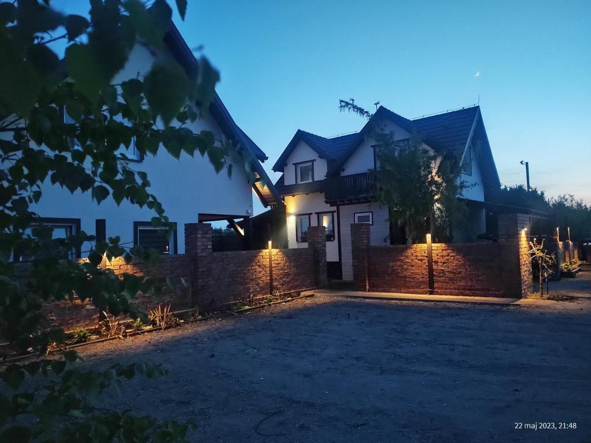 Domek Parterowy Apartamentowy Ostoja Rewal Buitenkant foto